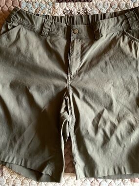 Duluth Trading Co Olive Green Performance Flat-Front Shorts
